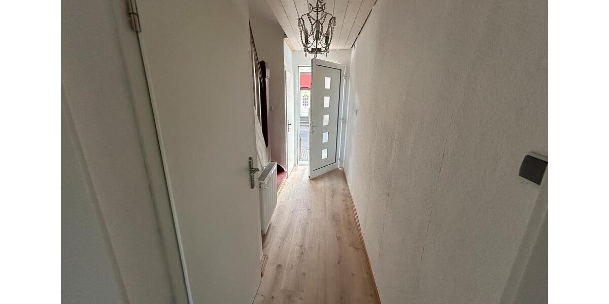 Reihenhaus Wissen - 7 Zimmer, 115 m&sup2;, 150.000&euro; | Angebot:26049997