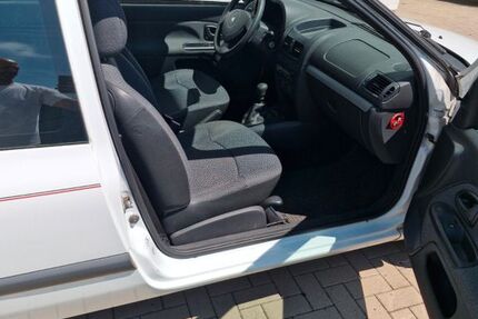 Renault Clio 178.000 km 2.150 &euro; Hamm-sieg 57577
