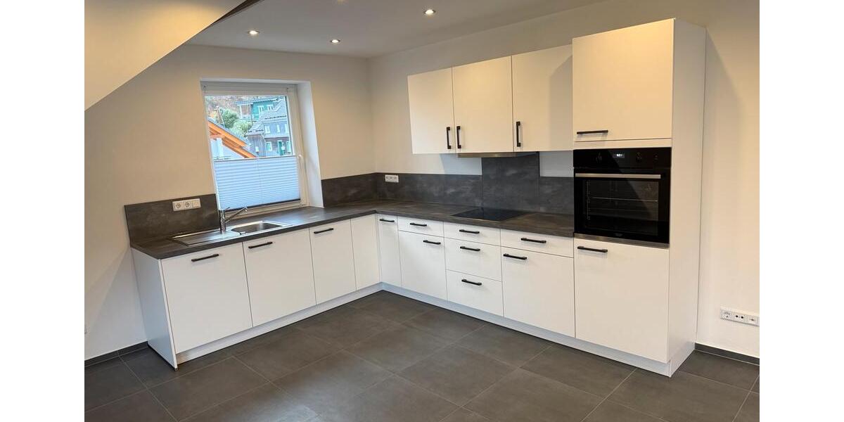 Dachgeschoßwohnung Kirchen (Sieg) - 4 Zimmer, 103 m&sup2;, 1.200&euro; | Angebot:25406971