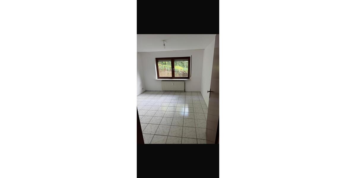 Erdgeschoßwohnung Hilchenbach - 3.5 Zimmer, 93 m&sup2;, 850&euro; | Angebot:25264776