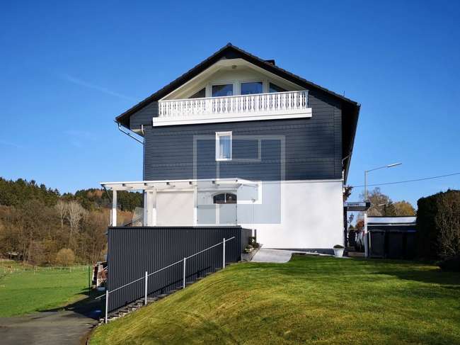 Etagenwohnung Siegen / Buchen Buchen - 7 Zimmer, 153 m&sup2;, 1.000&euro; | Angebot:26686516