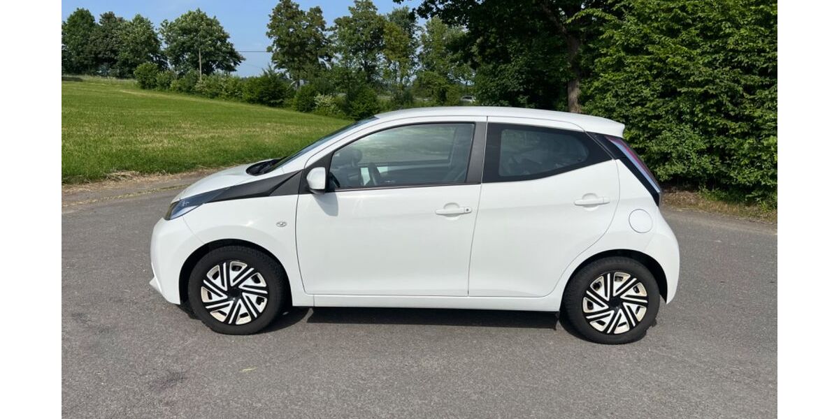 Toyota Aygo (X) 133.072 km 5.990 &euro; Waldbröl 51545