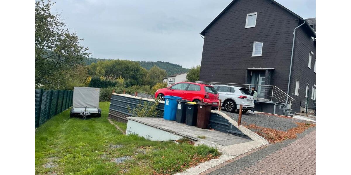 Einfamilienhaus Burbach - 5 Zimmer, 180 m&sup2;, 1.300&euro; | Angebot:26614751