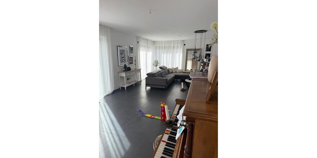 Villa Dillenburg Frohnhausen - 7 Zimmer, 418 m&sup2;, 688.000&euro; | Angebot:25218920