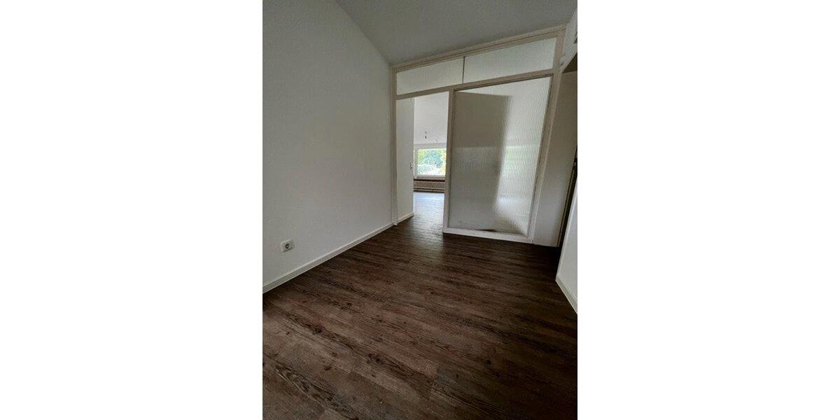 Etagenwohnung Siegen Dillnhütten - 4 Zimmer, 143 m&sup2;, 1.050&euro; | Angebot:26422038
