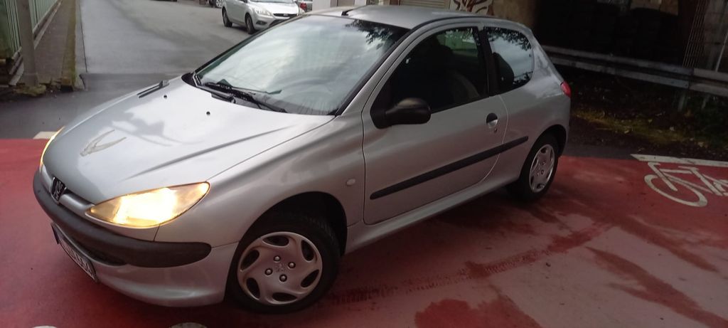 Peugeot 206 146.000 km 999 &euro; Siegen 57072