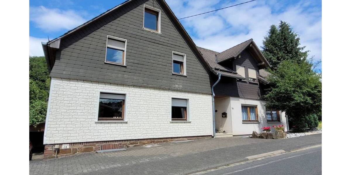 Mehrfamilienhaus, Wohnhaus Netphen / Hainchen Hainchen - 9 Zimmer, 205 m&sup2;, 299.000&euro; | Angebot:25700453