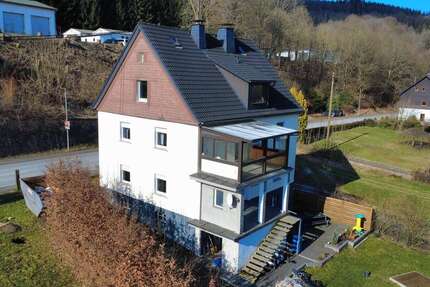 Haus Kirchhundem - 9 Zimmer, 228 m&sup2;, 244.000&euro; | Angebot:19440811