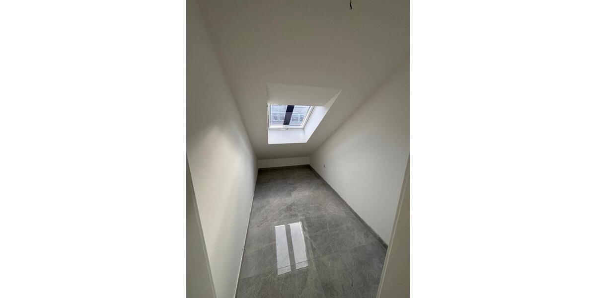 Dachgeschoßwohnung Kreuztal - 2 Zimmer, 65 m&sup2;, 900&euro; | Angebot:24840517