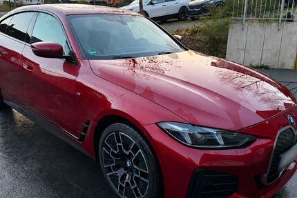 BMW i4 33.400 km 47.890 &euro; Freudenberg 57258