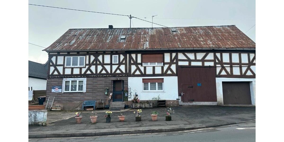 Einfamilienhaus Haiger - 6 Zimmer, 140 m&sup2;, 150.000&euro; | Angebot:26072525