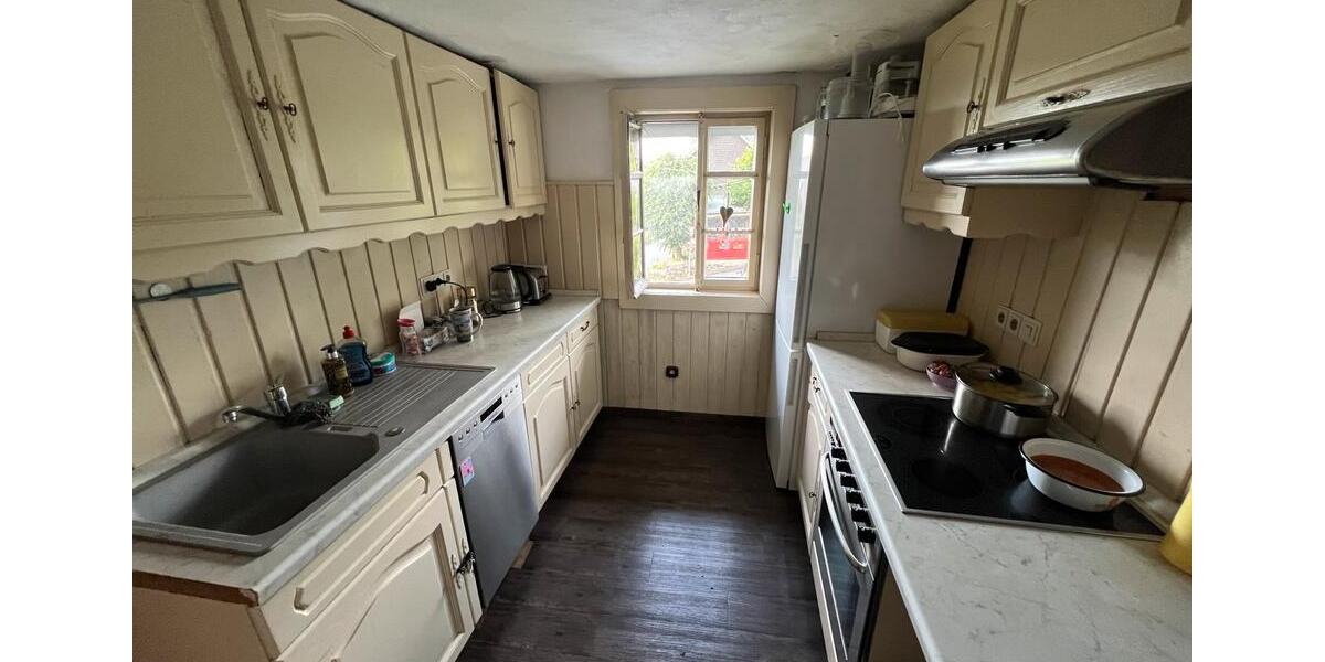 Reihenhaus Weitefeld - 7 Zimmer, 114 m&sup2;, 75.000&euro; | Angebot:26521092