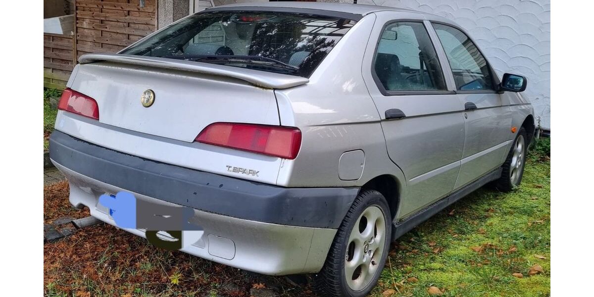 Alfa Romeo 146 94.195 km 999 &euro; Herborn 35745