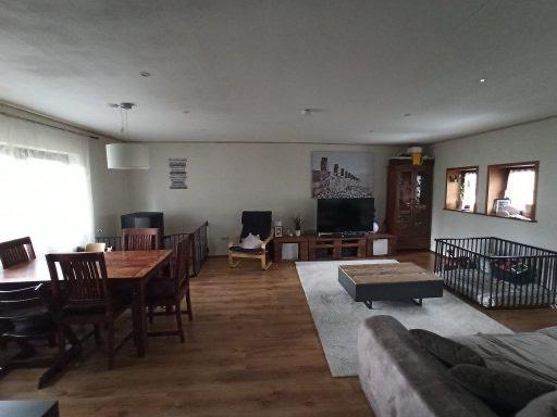 Etagenwohnung Eschenburg - 3 Zimmer, 100 m&sup2;, 800&euro; | Angebot:25715276