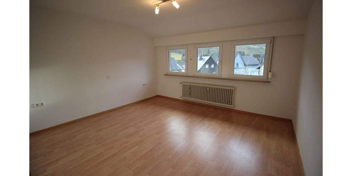 Etagenwohnung Lennestadt Langenei - 4 Zimmer, 126 m&sup2;, 700&euro; | Angebot:25836196