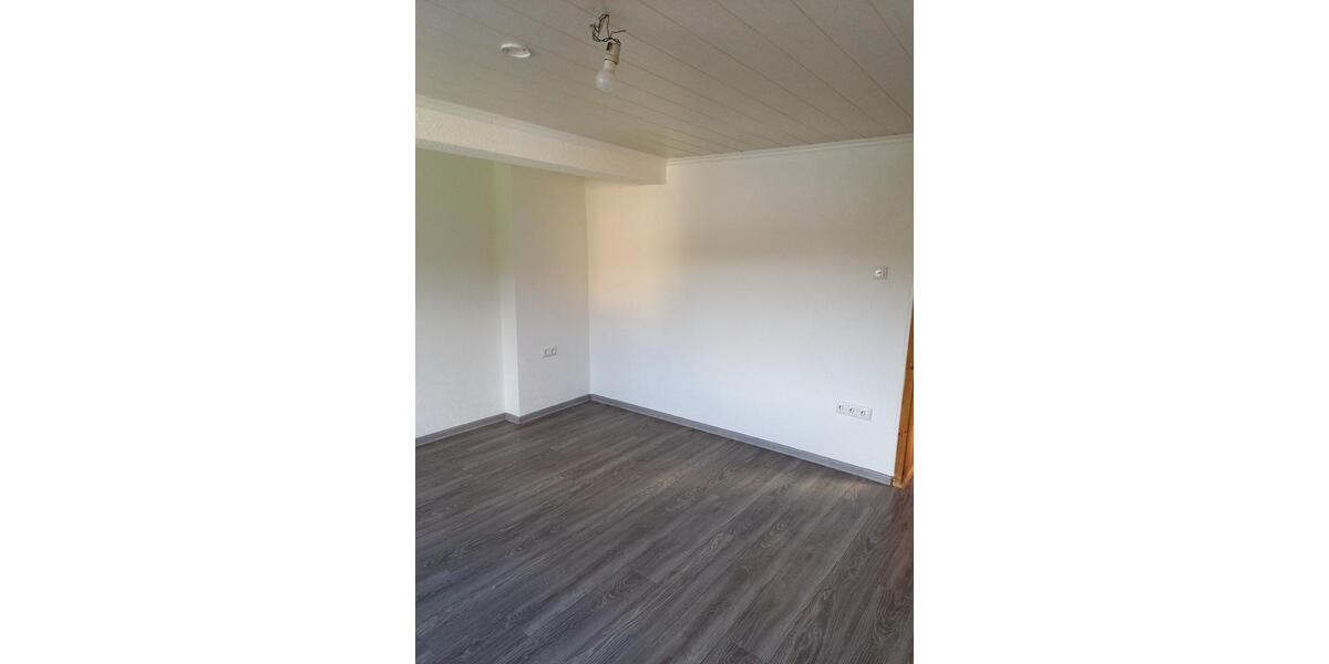Einfamilienhaus Bad Laasphe - 4 Zimmer, 117 m&sup2;, 850&euro; | Angebot:26492605