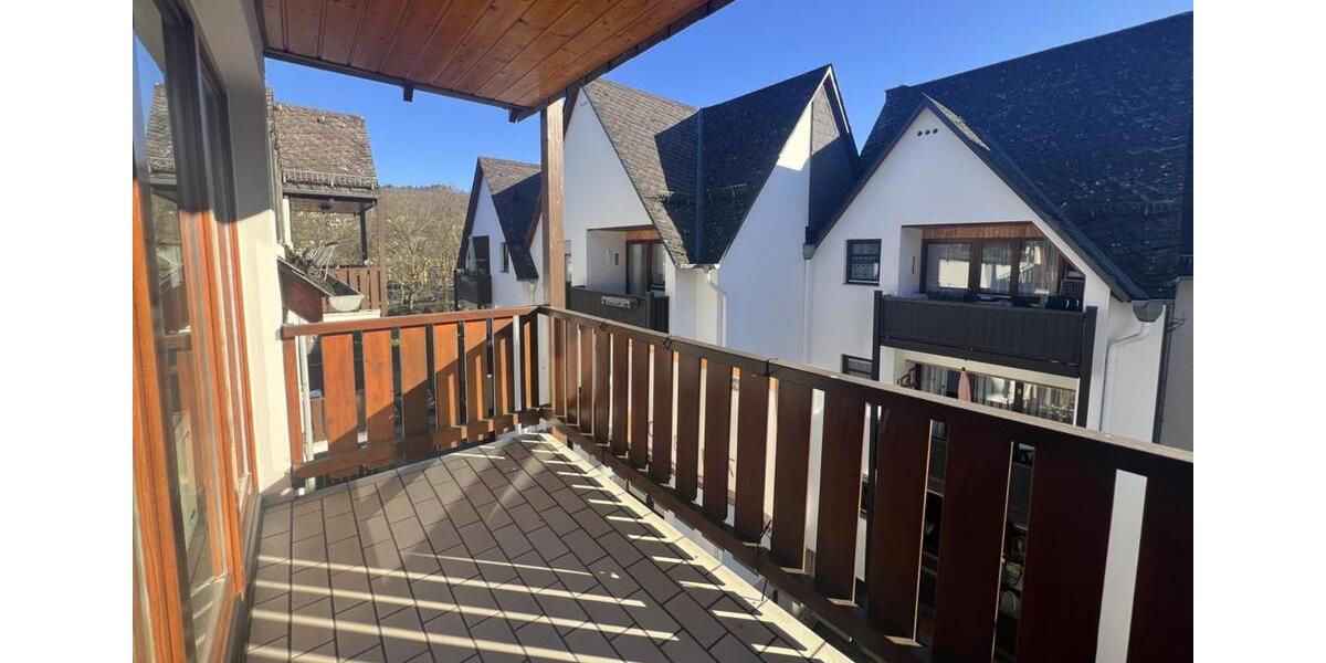 Dachgeschoßwohnung Dillenburg - 3 Zimmer, 93 m&sup2;, 720&euro; | Angebot:24393740