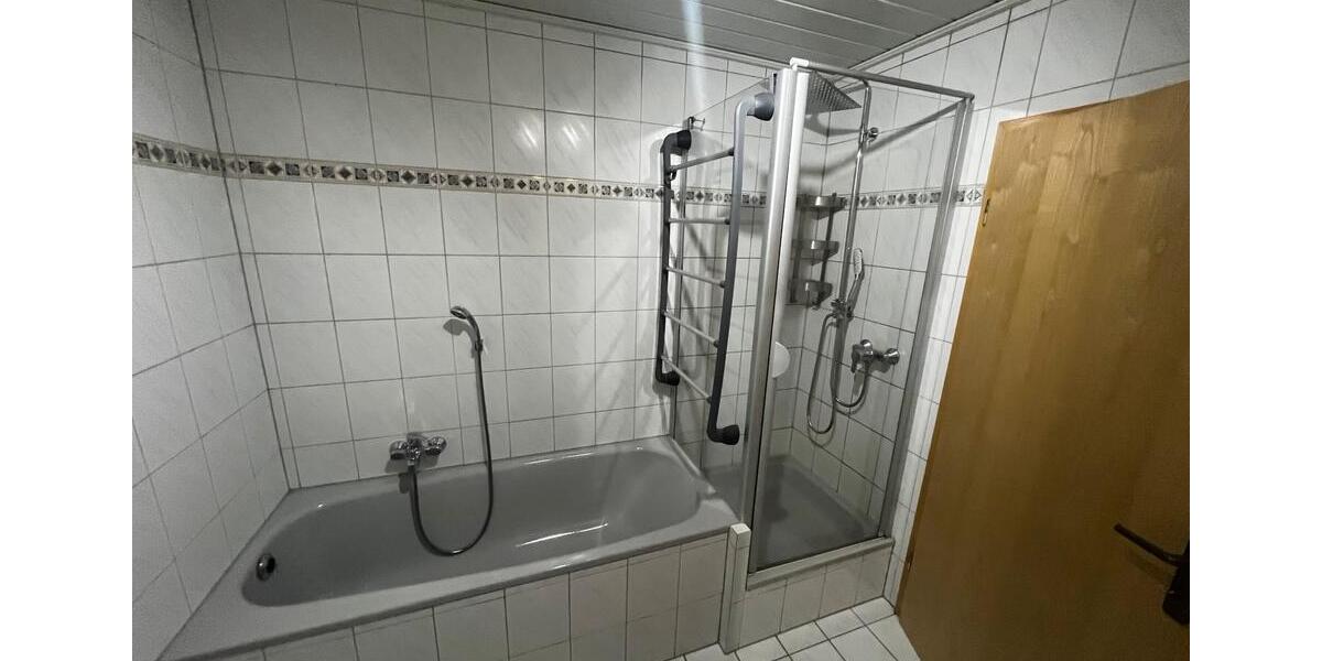 Dachgeschoßwohnung Kreuztal - 3 Zimmer, 72 m&sup2;, 238.000&euro; | Angebot:25855169