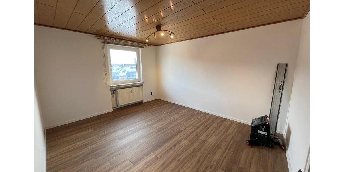 Etagenwohnung Siegen Dillnhütten - 3 Zimmer, 88 m&sup2;, 836&euro; | Angebot:25053164