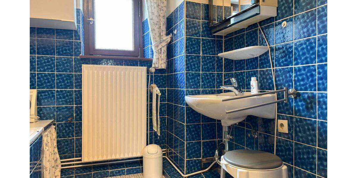 Mehrfamilienhaus, Wohnhaus Hamm/Sieg Sieg - 6 Zimmer, 214 m&sup2;, 129.000&euro; | Angebot:25691824