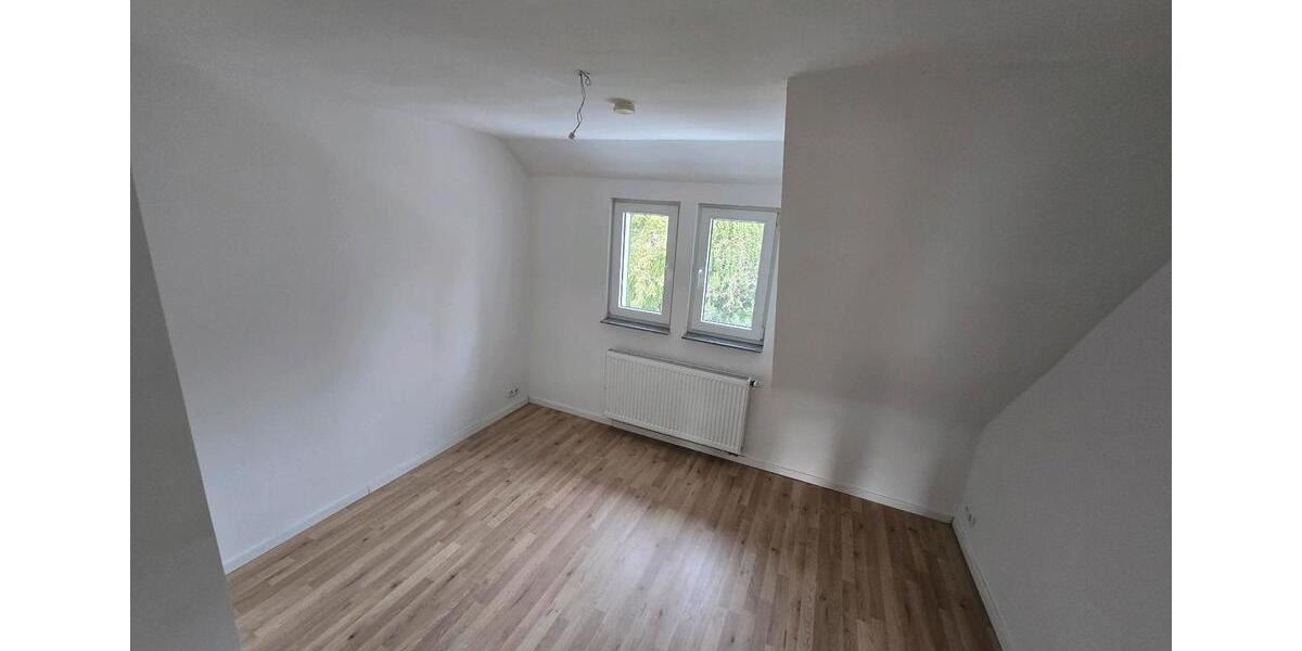 Dachgeschoßwohnung Siegen Dillnhütten - 1 Zimmer, 53 m&sup2;, 498&euro; | Angebot:26527981