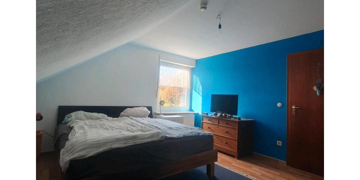 Dachgeschoßwohnung Netphen - 2.5 Zimmer, 78 m&sup2;, 765&euro; | Angebot:26646072