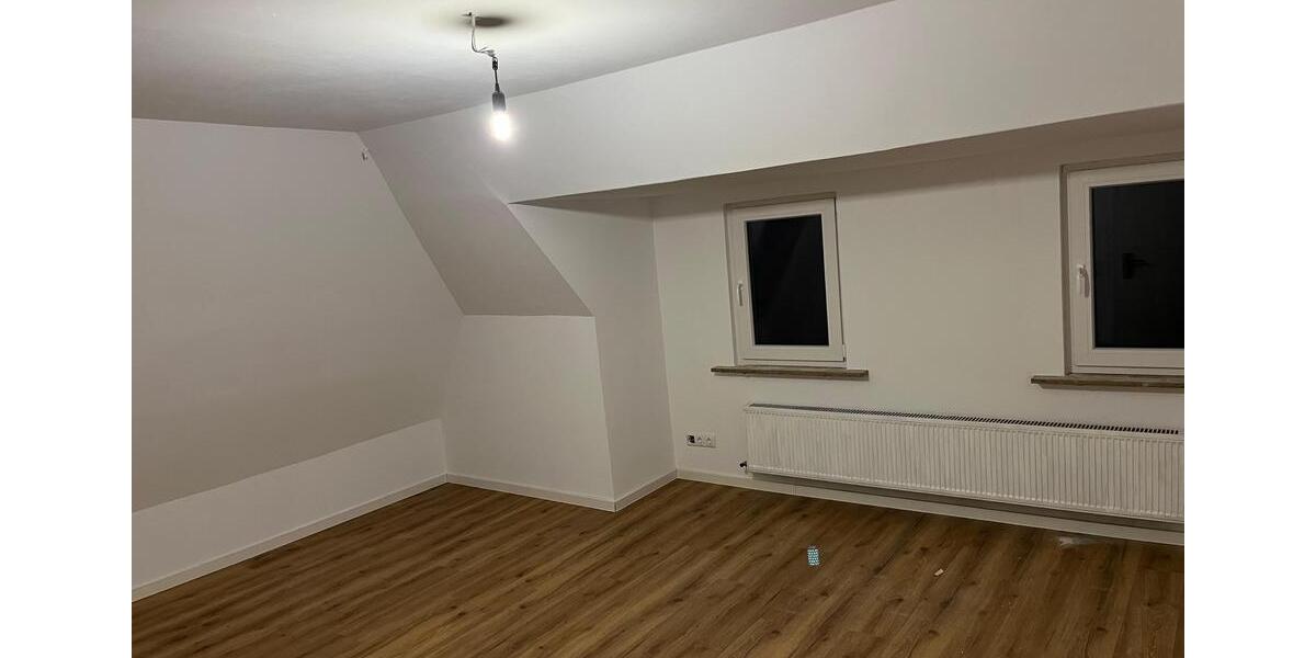 Dachgeschoßwohnung Siegen Weidenau - 1 Zimmer, 20 m&sup2;, 450&euro; | Angebot:25353874