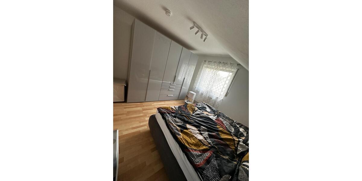 Dachgeschoßwohnung Kreuztal - 3 Zimmer, 72 m&sup2;, 238.000&euro; | Angebot:25855169