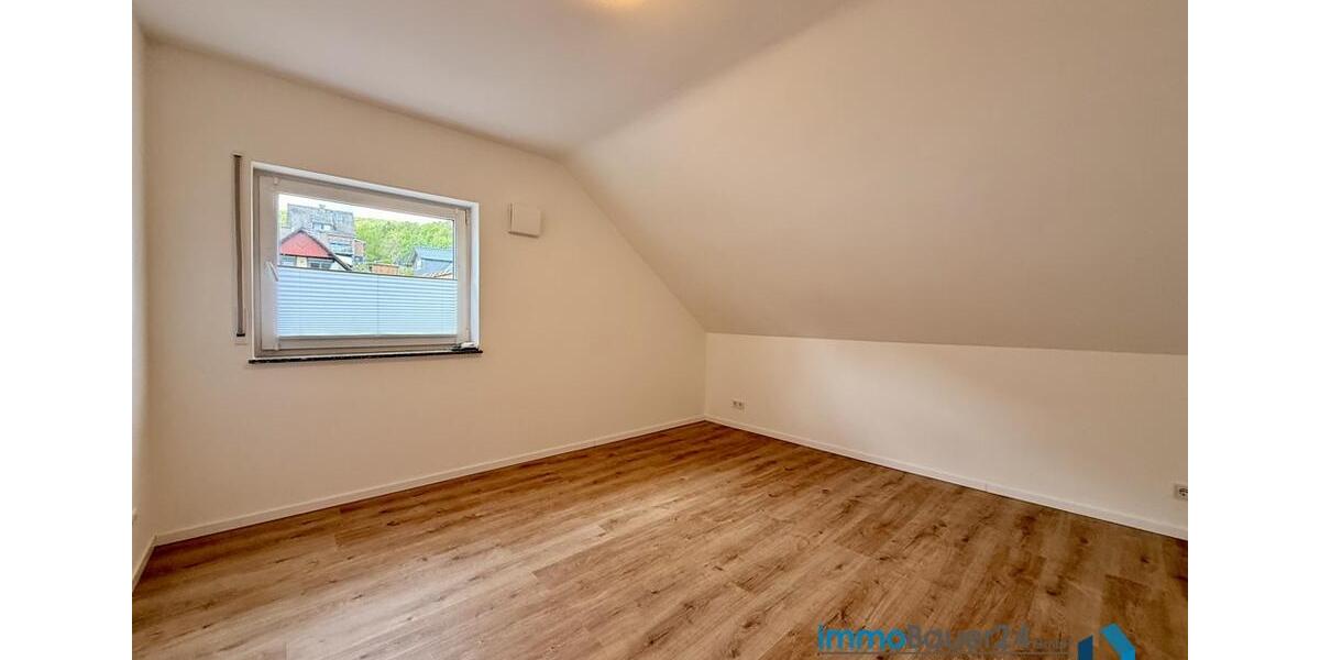 Dachgeschoßwohnung Mudersbach - 3 Zimmer, 99 m&sup2;, 941&euro; | Angebot:26649392