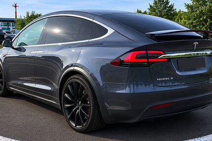 Tesla Model X 291.037 km 27.370 &euro; Burbach 57299