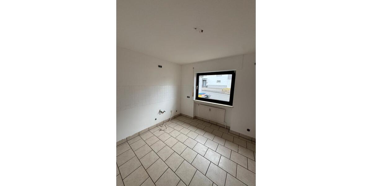 Mehrfamilienhaus, Wohnhaus Siegen Dillnhütten - 9 Zimmer, 301 m&sup2;, 430.000&euro; | Angebot:25376158