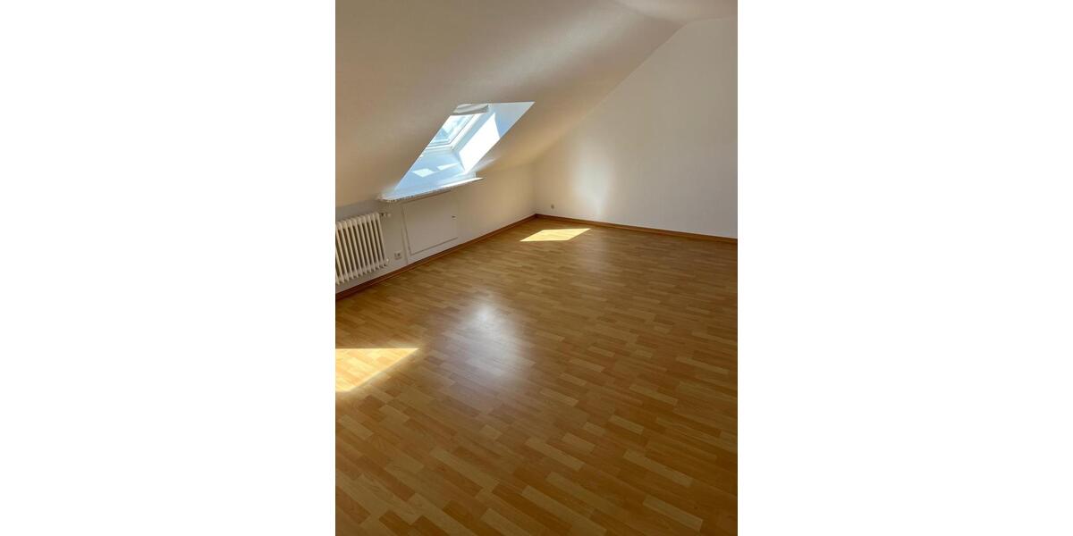 Dachgeschoßwohnung Attendorn - 4 Zimmer, 68 m&sup2;, 580&euro; | Angebot:26656122