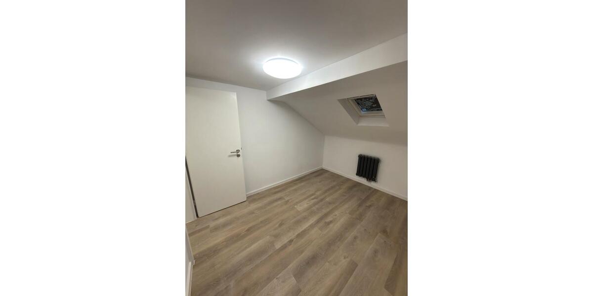 Dachgeschoßwohnung Betzdorf - 3 Zimmer, 95 m&sup2;, 700&euro; | Angebot:25999962