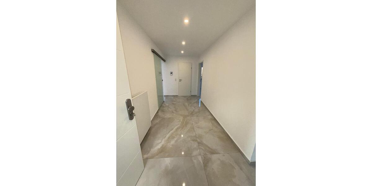 Etagenwohnung Netphen - 7 Zimmer, 180 m&sup2;, 1.980&euro; | Angebot:25921633