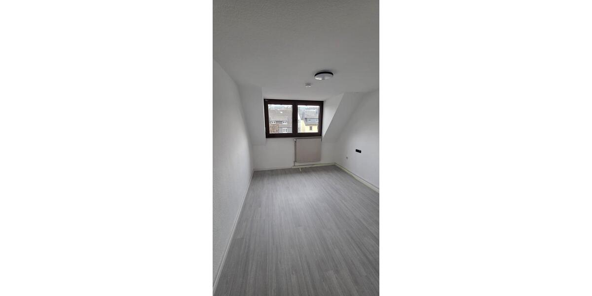 Etagenwohnung Siegen - 4 Zimmer, 85 m&sup2;, 920&euro; | Angebot:25874330