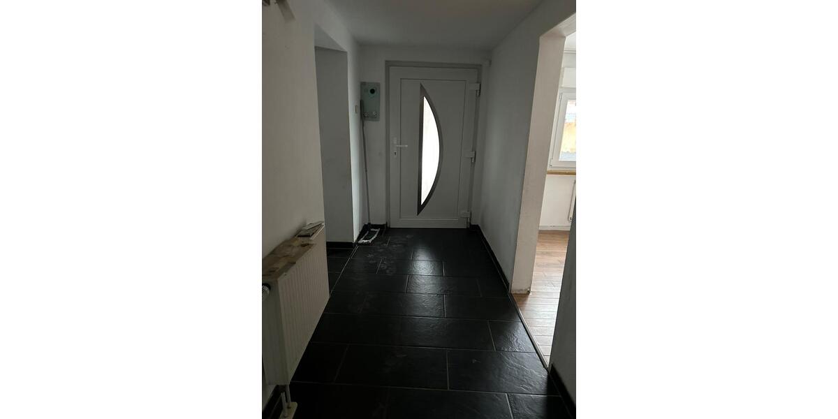 Doppelhaushälfte Burbach - 5 Zimmer, 137 m&sup2;, 135.000&euro; | Angebot:25022517