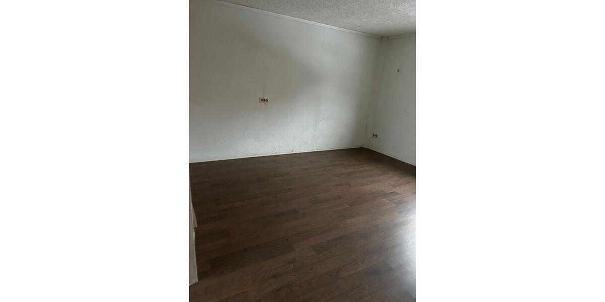 Doppelhaushälfte Burbach - 5 Zimmer, 137 m&sup2;, 135.000&euro; | Angebot:24880472