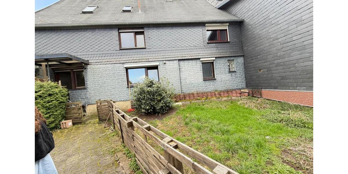 Einfamilienhaus Weitefeld - 9 Zimmer, 211 m&sup2;, 1.450&euro; | Angebot:26008565