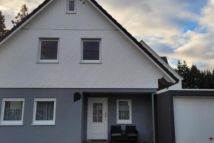 Haus Neunkirchen - 5 Zimmer, 121 m&sup2;, 1.450&euro; | Angebot:24554264