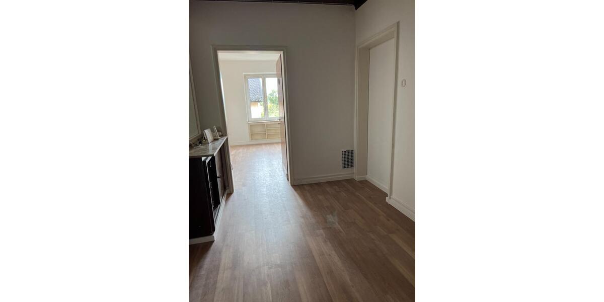 Etagenwohnung Siegen - 4 Zimmer, 93 m&sup2;, 1.050&euro; | Angebot:24785421