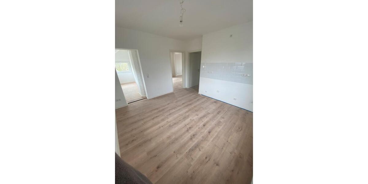 Etagenwohnung Hamm (Sieg) - 5 Zimmer, 90 m&sup2;, 800&euro; | Angebot:26040609