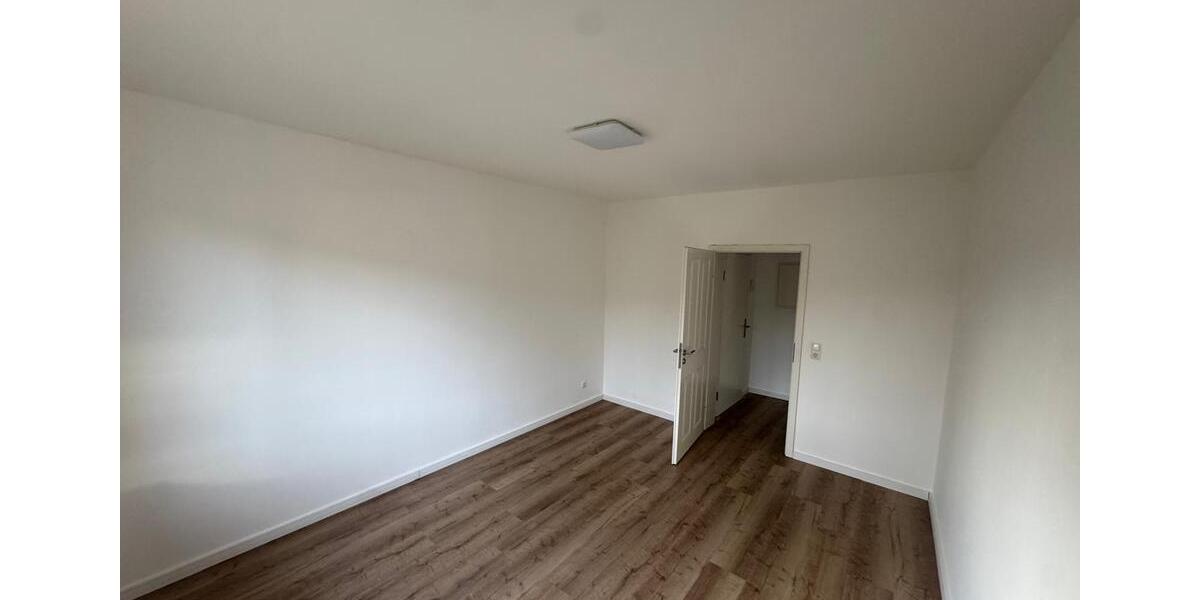 Etagenwohnung Siegen - 3 Zimmer, 86 m&sup2;, 825&euro; | Angebot:25958291