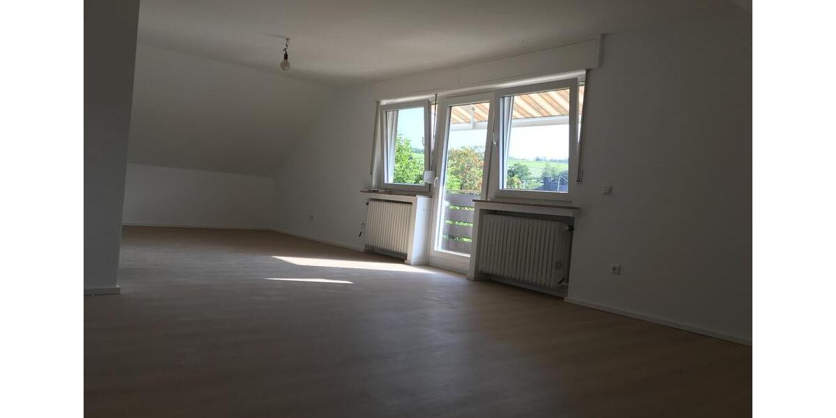Dachgeschoßwohnung Freudenberg - 3.5 Zimmer, 105 m&sup2;, 990&euro; | Angebot:25790464