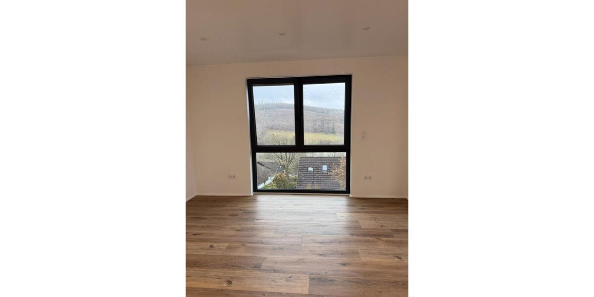 Etagenwohnung Netphen - 2 Zimmer, 95 m&sup2;, 950&euro; | Angebot:26660553