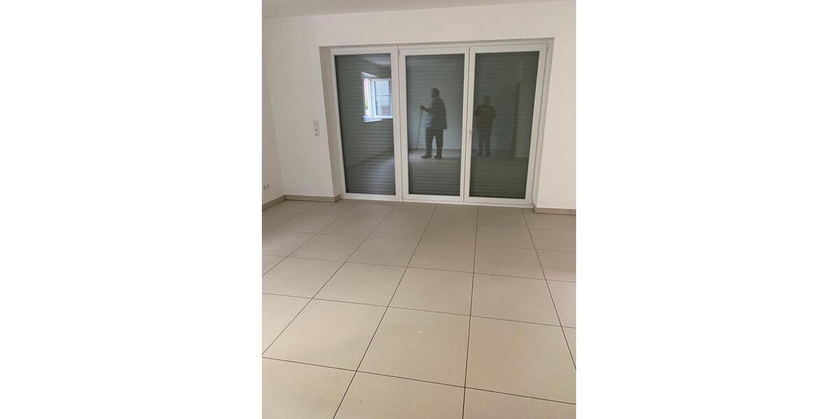 Erdgeschoßwohnung Pracht - 2 Zimmer, 70 m&sup2;, 1.300&euro; | Angebot:24984263