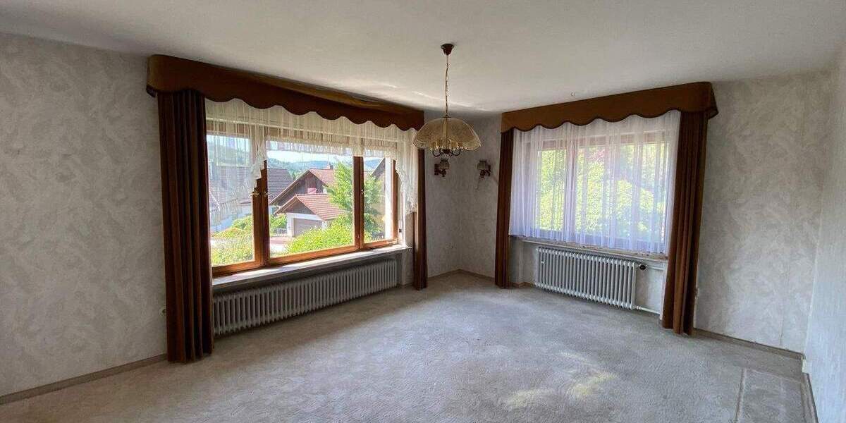 Einfamilienhaus Bad Laasphe - 5 Zimmer, 158 m&sup2;, 190.000&euro; | Angebot:25667526