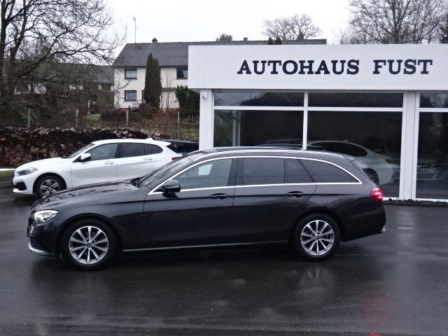 Mercedes-Benz E 200 104.000 km 26.500 &euro; Hattert 57644