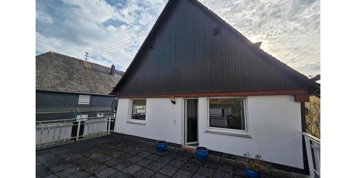 Einfamilienhaus Wilnsdorf - 9 Zimmer, 205 m&sup2;, 159.000&euro; | Angebot:26962353