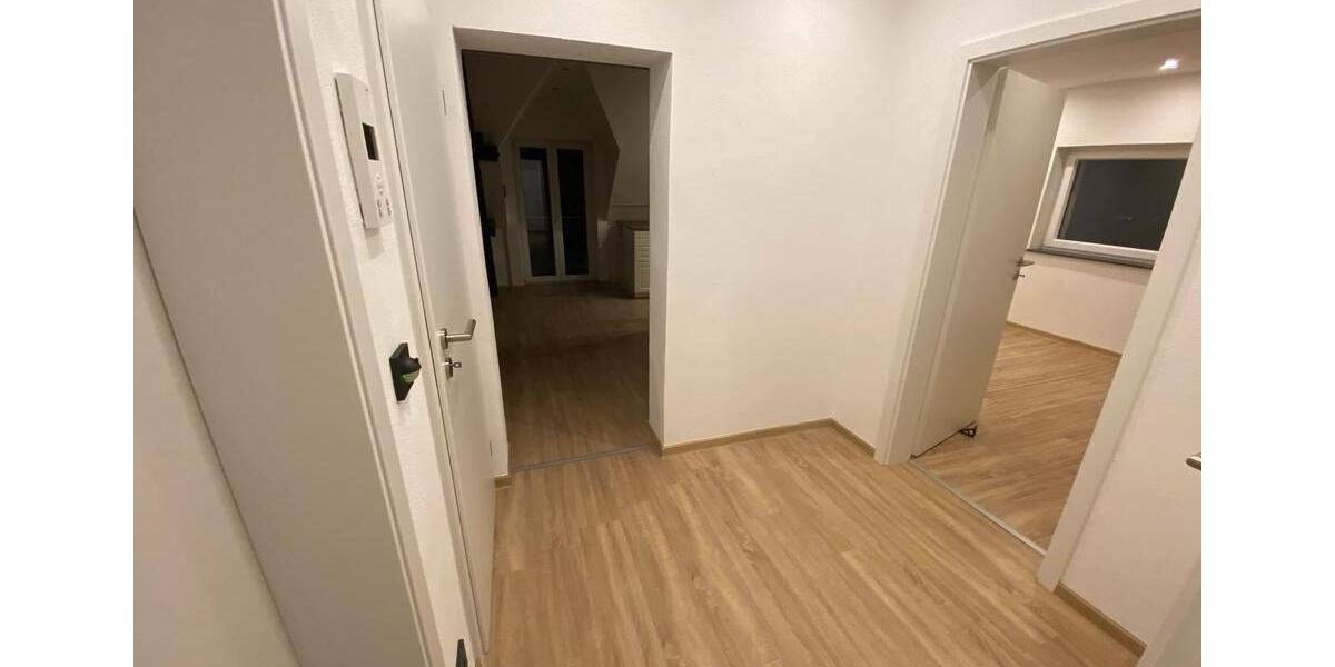Dachgeschoßwohnung Kreuztal - 2 Zimmer, 50 m&sup2;, 550&euro; | Angebot:25871366