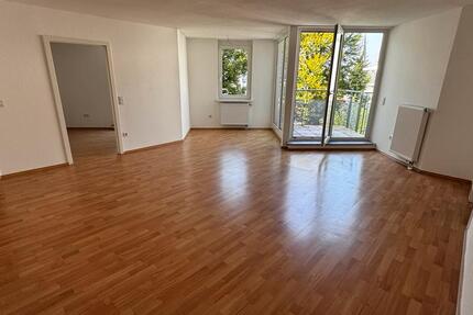 Wohnung Siegen - 3 Zimmer, 81 m&sup2;, 725&euro; | Angebot:25635955